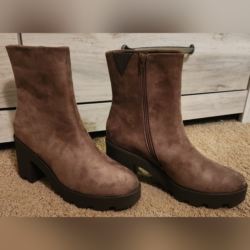 NWT Brown boots size 12 (fit like 11.5) womens